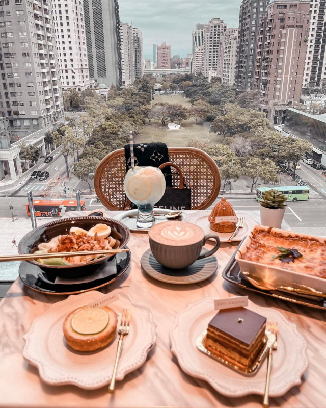 堁夏咖啡 Café Crotchet 臺中國家歌劇院6樓 空中花園 /最美窗景的甜點咖啡館